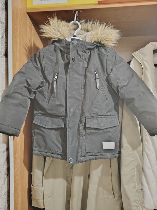 Продам куртку зимнюю детскую