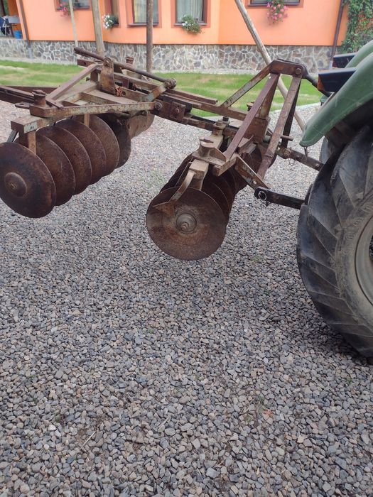 Vând disc purtat în tirant