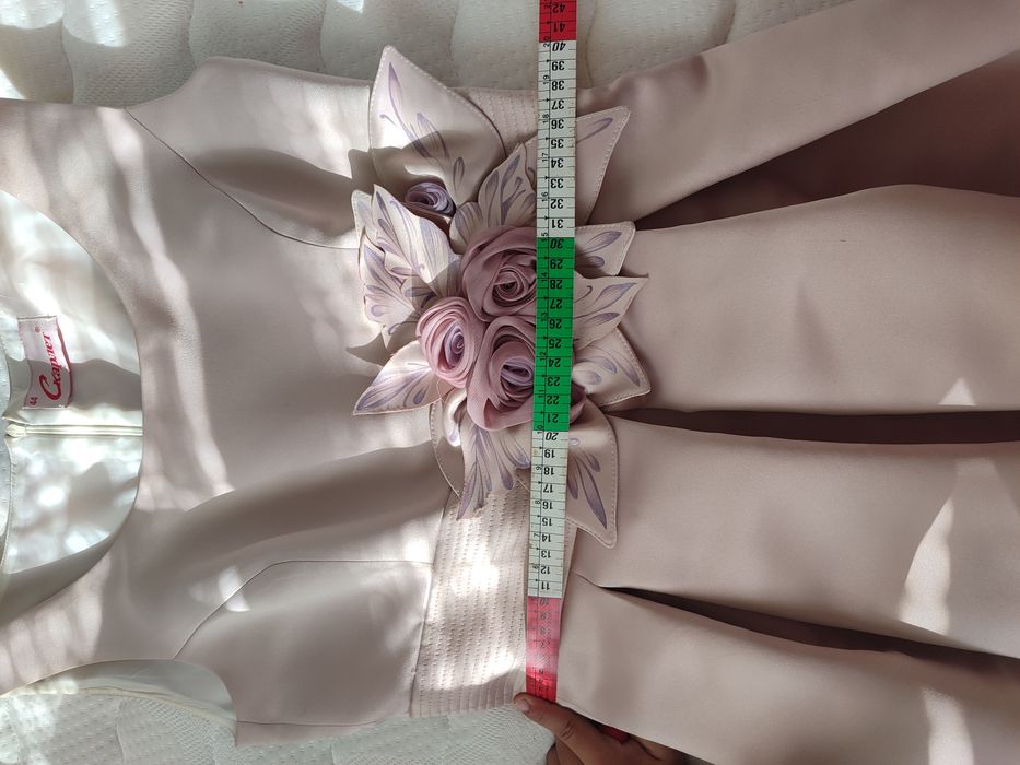 Официална рокля  в пепел от рози