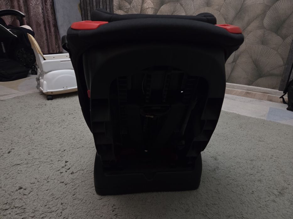 Продам детское авто-кресло