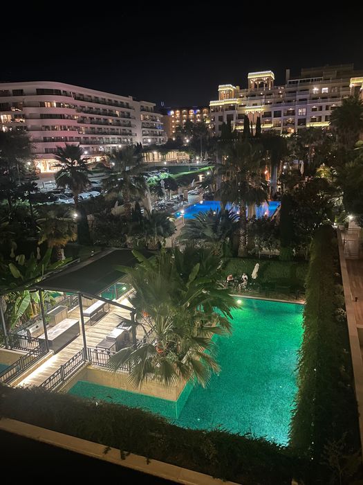 Дава се под наем Тристаен апартамент в к.к. Златни пясъци - 160 кв.м за 299241.99 € - Снимка #1