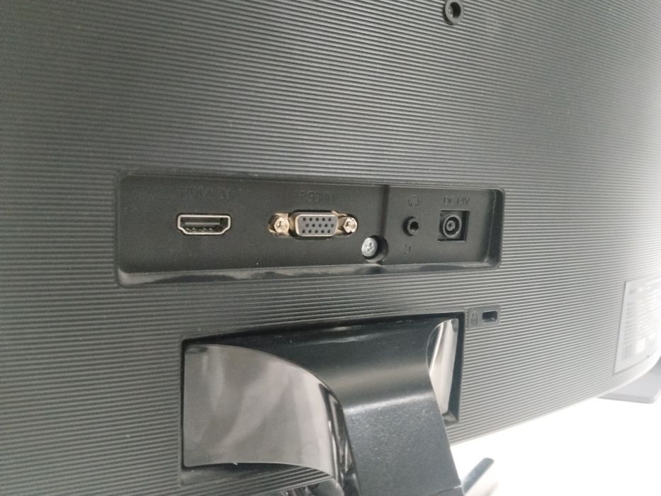 Монитор Samsung C24F390FHI