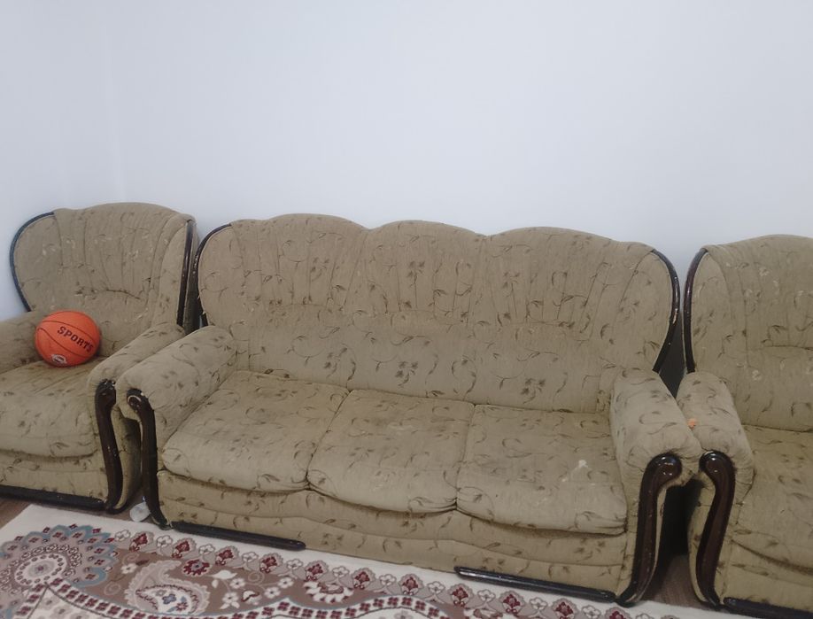 Диван с креслом продам за 5 тысяч