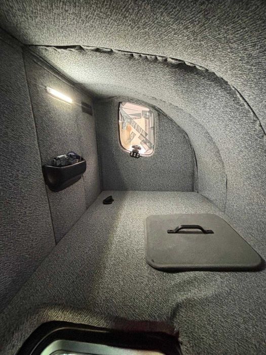 Iveco Daily• Prelată 10 europaleți • 3.0 Diesel