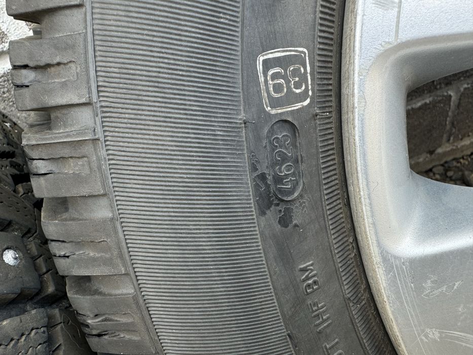 Продам шины зимние