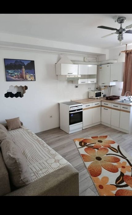 Vand Garsoniera   + loc parcare Nucului 20.