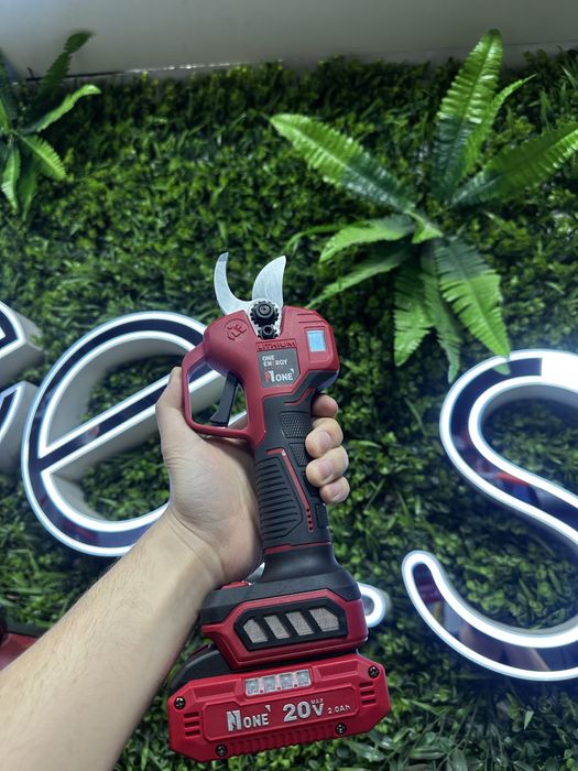 Аккумуляторная ножница Number One NPC25/2.0-PRO