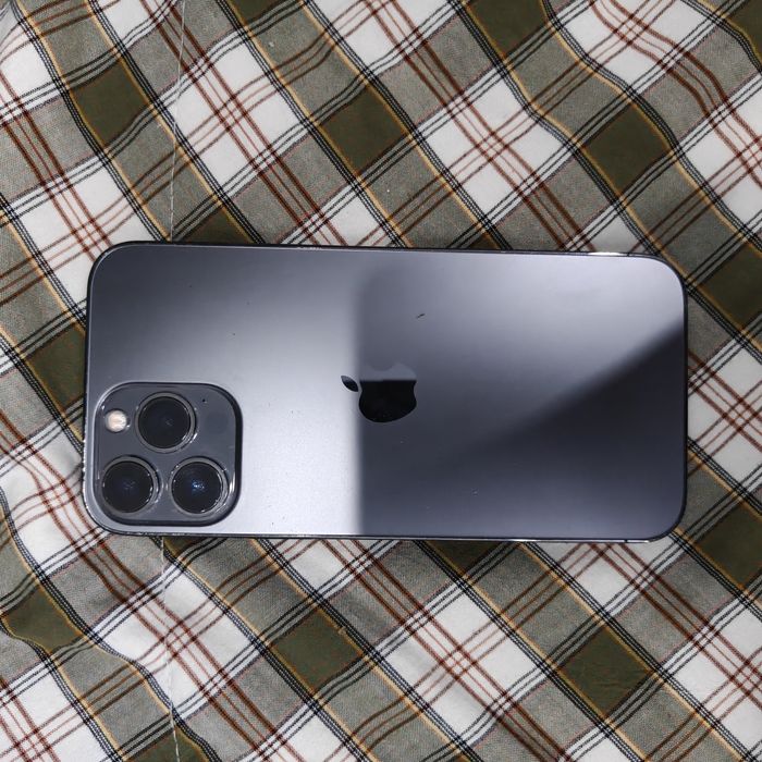 Обмен iPhone 13 Pro Max в сером цвете