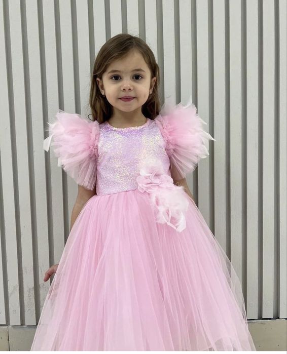 Прокат платьев на 8 марта