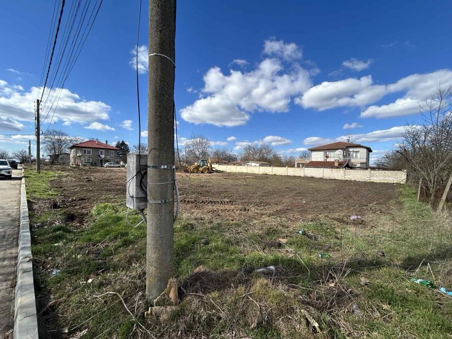 Урегулиран парцел 700 кв м с Стожер