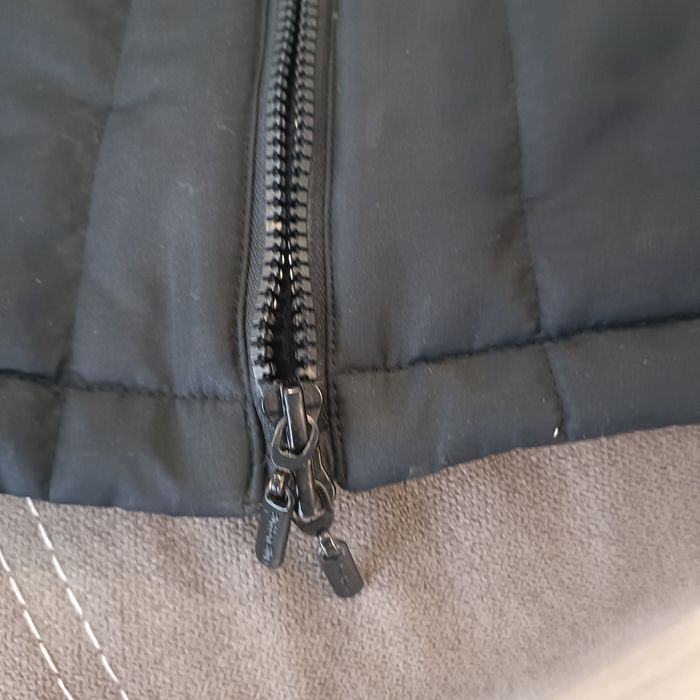 Продам куртку на девочку