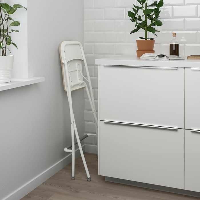 3 Scaune  bar cu spătar, pliante, înălțimea blatului  63 cm