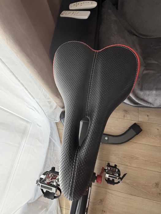 Vand bicicleta statica Schwinn NOUA