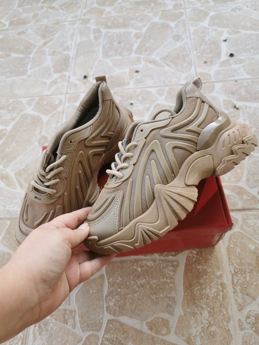 Дамски маратонки / бежов цвят