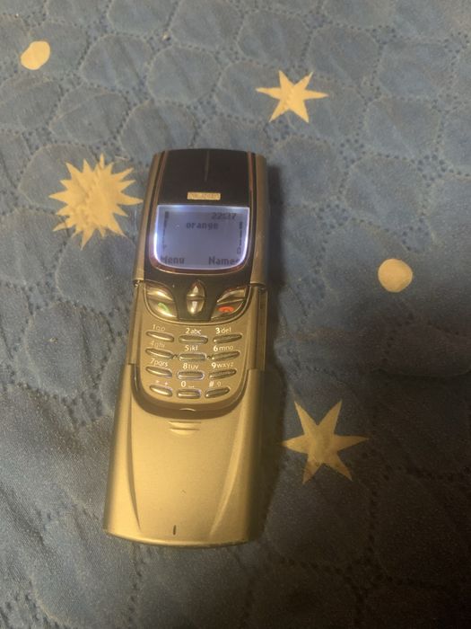 Nokia 8850.