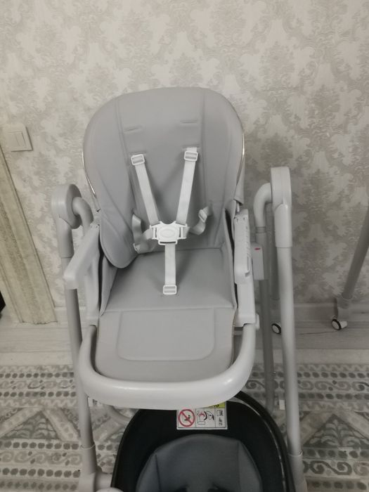 Детские кресла для машини и для дома