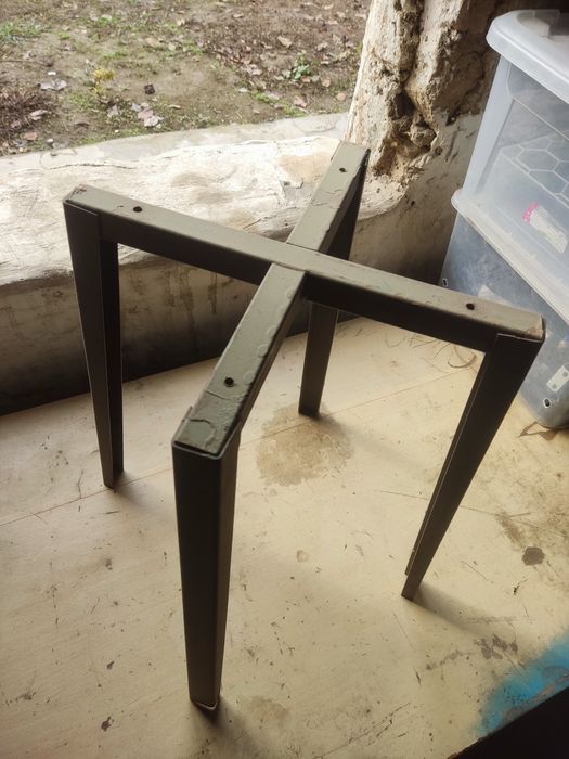 Табуретки или ножки для табуретки