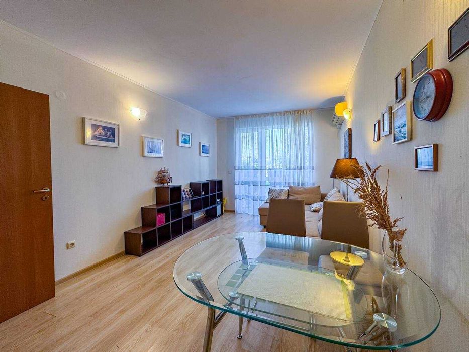 Комфортен двустаен апартамент с тераса в Rutland Bay, Равда