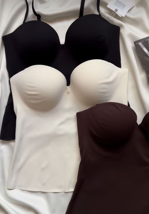 Продам топ . Черного цвета