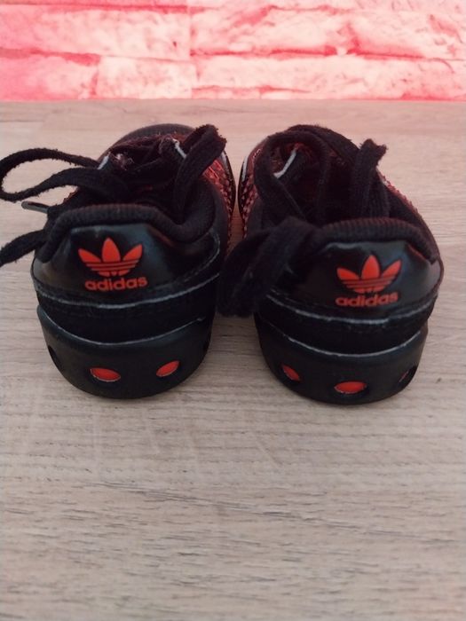 Маратонки Адидас 19 номер