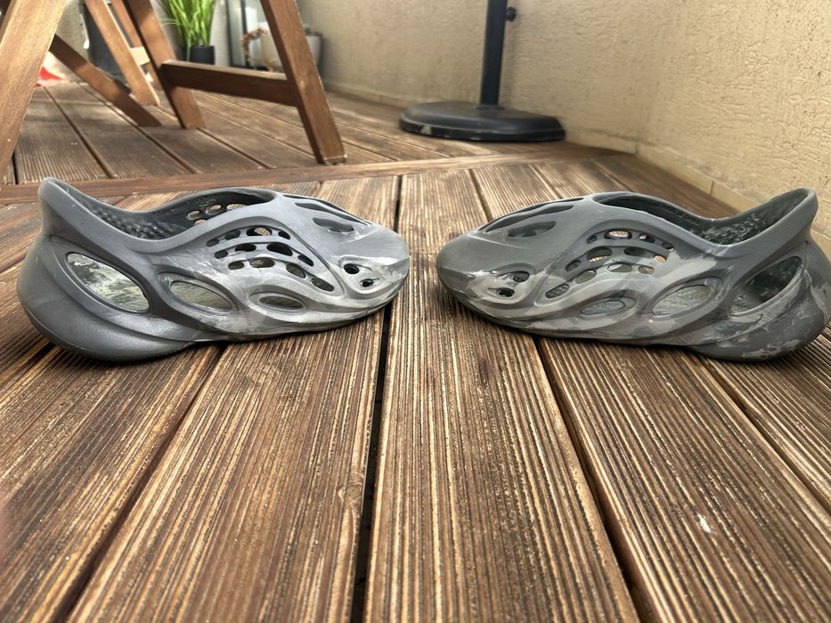 Foam runners grey