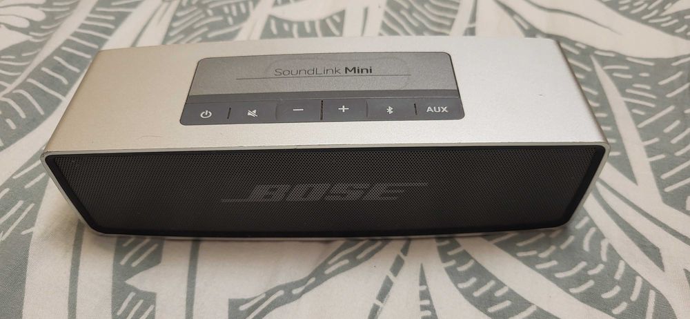 BOSE Sound Link MINI Boxa acumulator defect nu porneste se vinde cum se vede 50 lei
