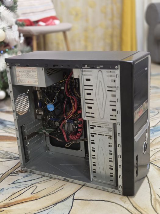 Unitate PC / Gata de funcționare / Windows 10 / Preț FIX!