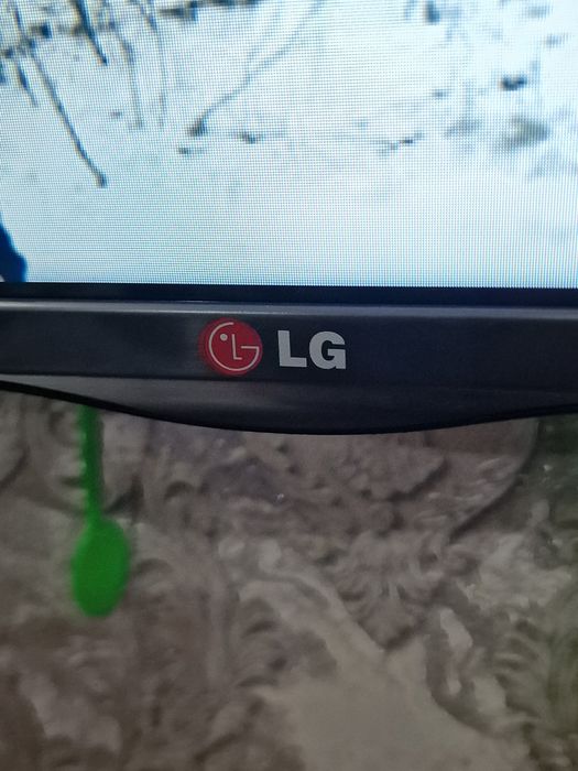 Продам телевизор LG smart
