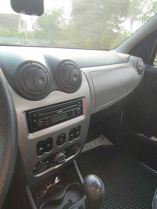 vand autoturism logan