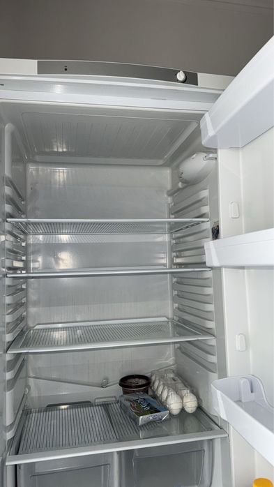 Холодильник на запчасти indesit
