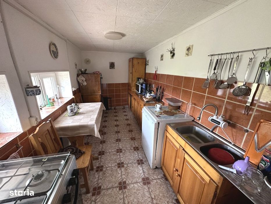 Casa cu 8 camere + 800mp teren Cisnadie zona Centrala