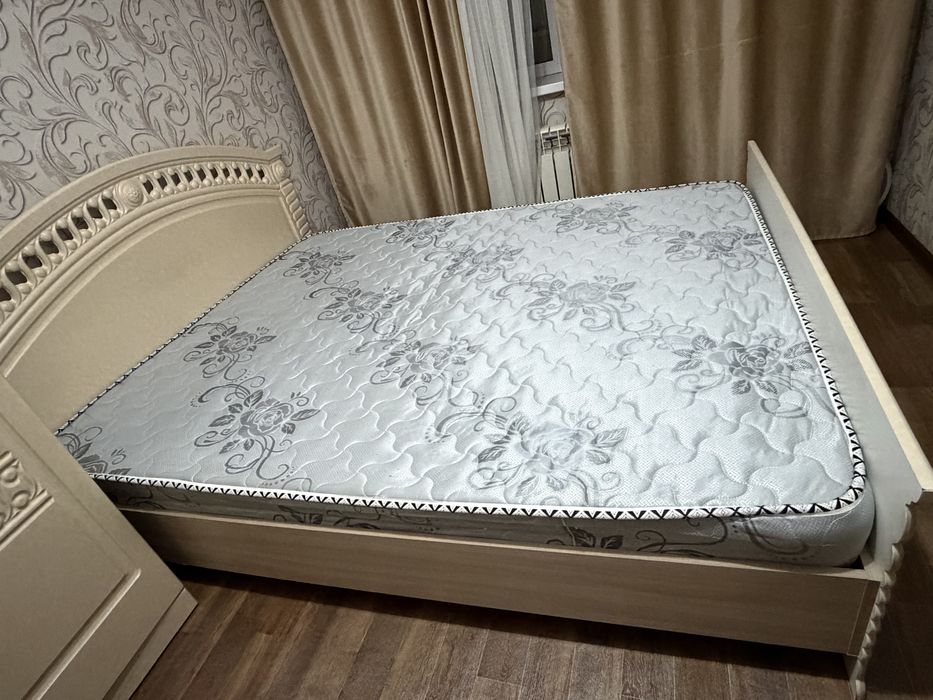 Кровать двуспальная
