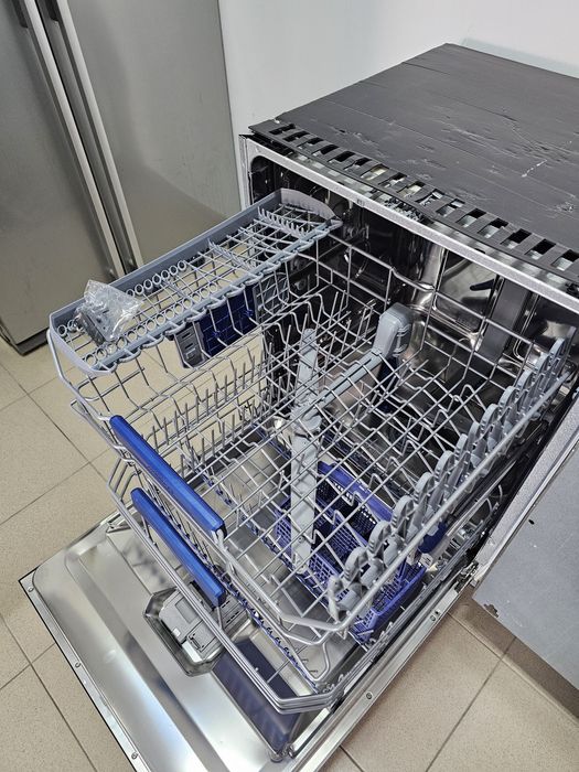 Съдомиялна за пълно вграждане SMEG