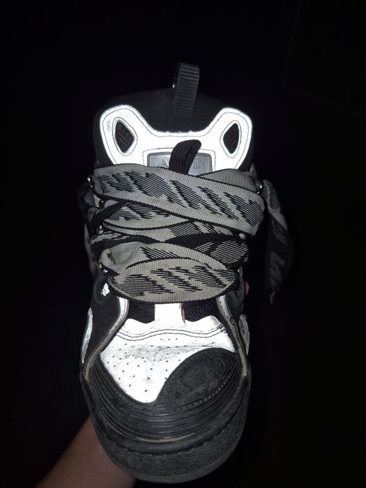 Vind lanvan purtatul de niki