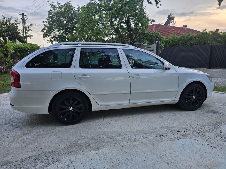 SKODA Octavia 2010 — imagine 3