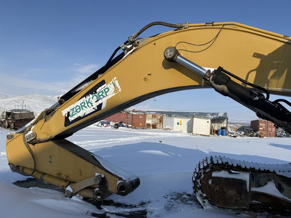 Эксковатор CAT 330