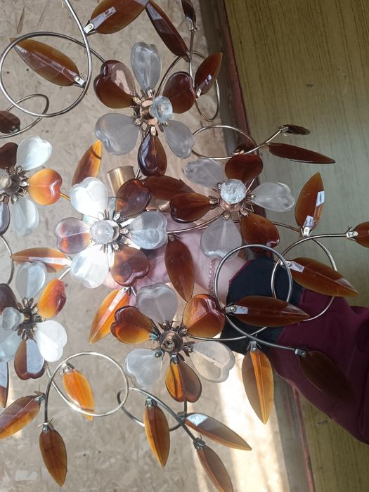 Люстра в хорошем состоянии