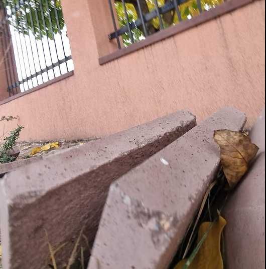 18 capace stâlpi gard - pălării