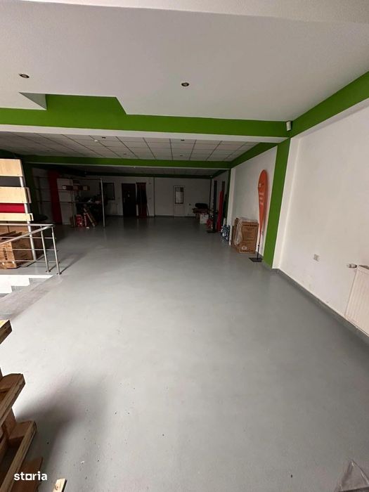 De inchiriat spatiu comercial in Roman, teren de 680mp, deschidere 21m