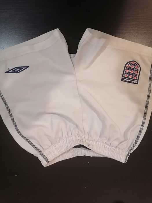 Къси панталонки Англия