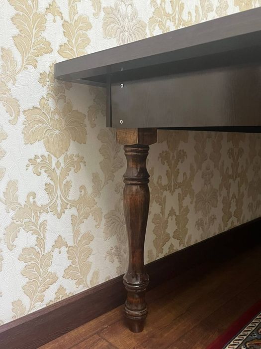 Продам Стол  180 х 180