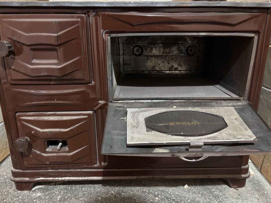 Готварска печка на твърдо гориво Konfor