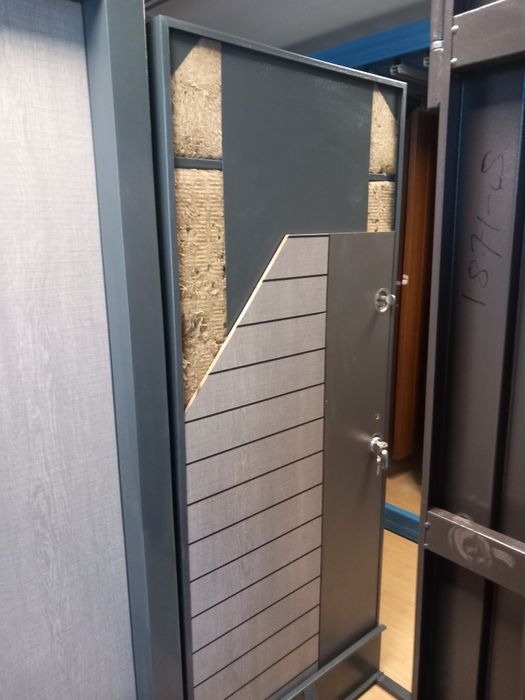 Usi de intrare usi apartamente si case usi metalice