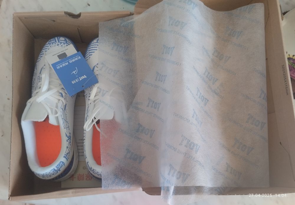 Фирменные сороконожки от VOIT