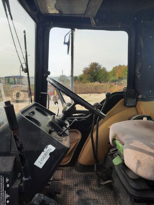 Продавам трактор кейс 1056xl