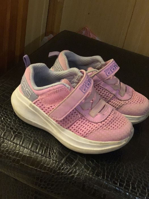 Продам кроссовки Skechers