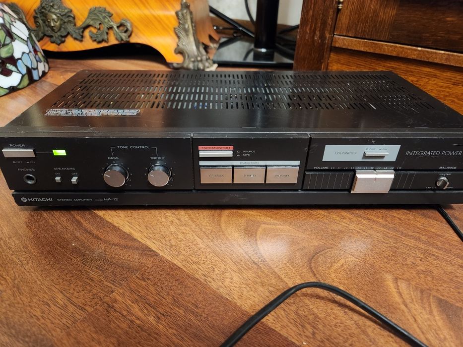 Amplificator  Hitachi și tuner