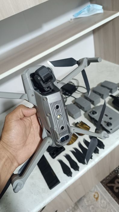 Дрон DJI Mavic Air 2 Fly More Combo