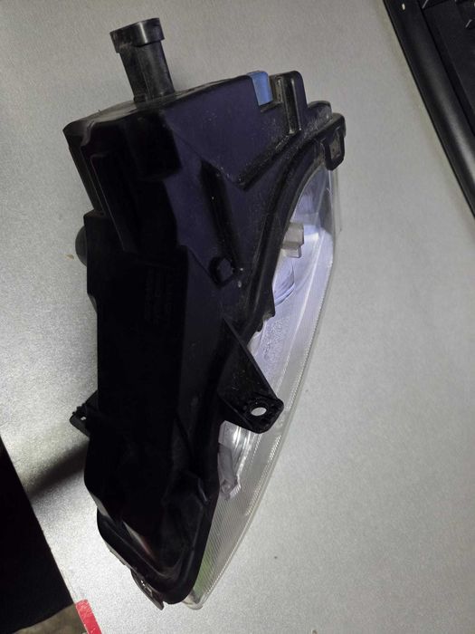 Proiector dreapta Land Rover Range Rover Evoque 2012 - 2015