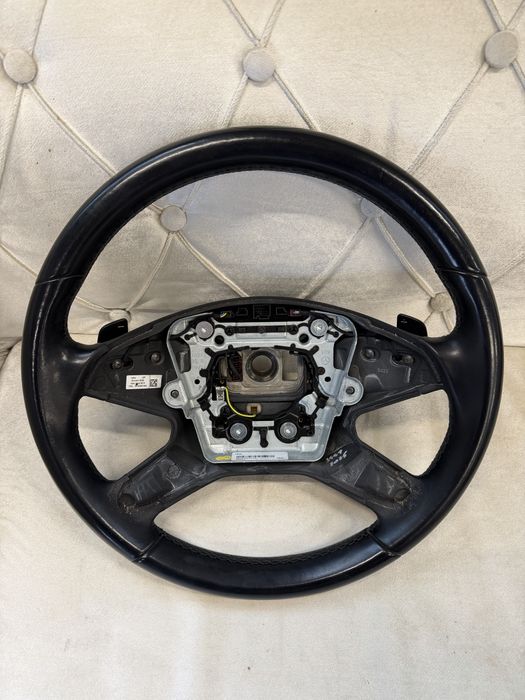 Волан с пера Mercedes benz E class W212 W207 четирилъчев мерцедес в212